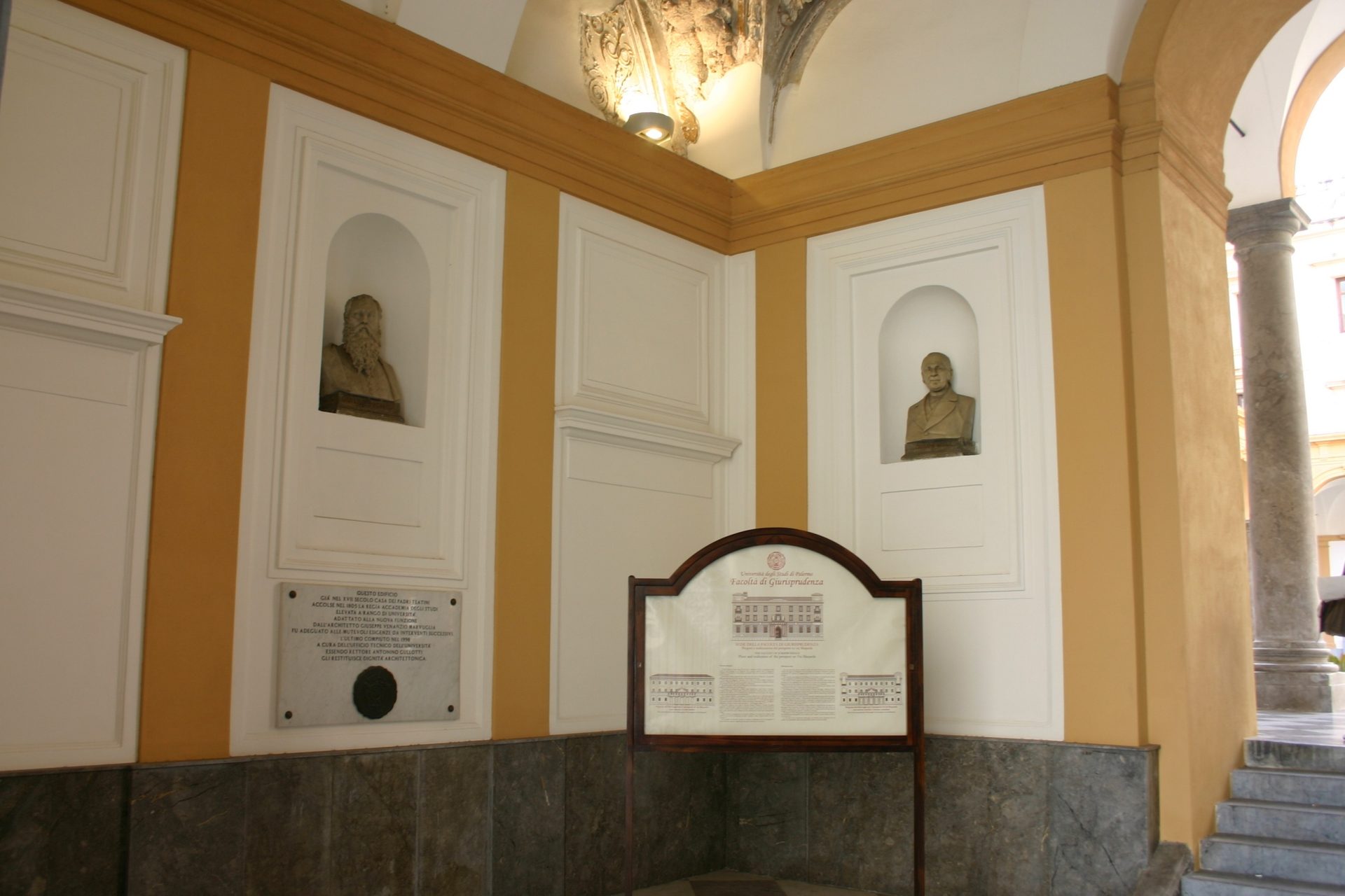 Gianfilippo Ingrassia's bust, Palermo - 01.JPG